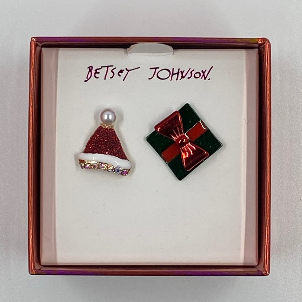 Betsey Johnson Santa Hat + Gift Mismatched Holiday Xmas Earrings New (no lid)